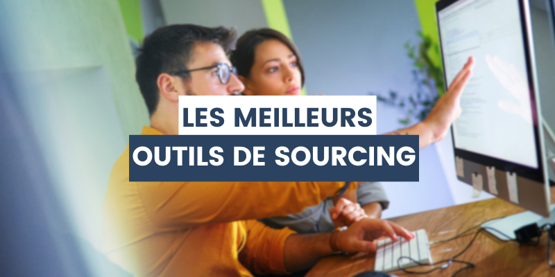 homme femme qui cherche les meilleurs outils de sourcing